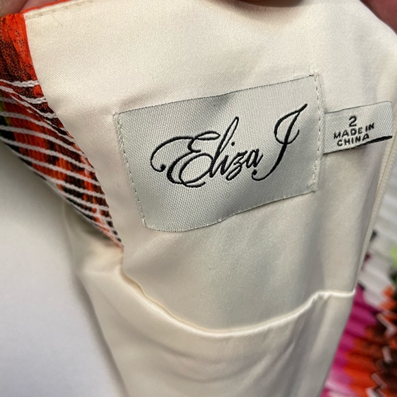 Eliza J tropical and fun halter maxi. - Picture 6 of 9